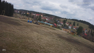 Ski areál Velflink Pernink - Sjezdovka - 16.4.2026 v 15:45 Ski areál Velflink Pernink - Sjezdovka - 16.4.2026 v 15:45