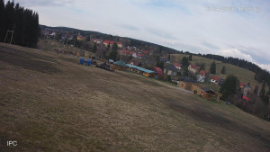 Ski areál Velflink Pernink - Sjezdovka - 16.4.2026 v 18:31 Ski areál Velflink Pernink - Sjezdovka - 16.4.2026 v 18:31