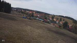 Ski areál Velflink Pernink - Sjezdovka - 16.4.2026 v 18:45 Ski areál Velflink Pernink - Sjezdovka - 16.4.2026 v 18:45