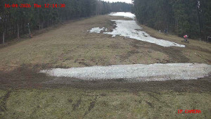 Skiareál Klepáčov - Červená sjezdovka - 16.4.2026 v 12:15 Skiareál Klepáčov - Červená sjezdovka - 16.4.2026 v 12:15