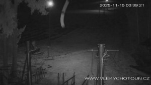 Ski areál Chotouň - Sjezdovka - 15.11.2025 v 00:45 Ski areál Chotouň - Sjezdovka - 15.11.2025 v 00:45