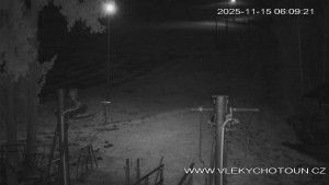 Ski areál Chotouň - Sjezdovka - 15.11.2025 v 06:15 Ski areál Chotouň - Sjezdovka - 15.11.2025 v 06:15