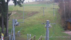 Ski areál Chotouň - Sjezdovka - 15.11.2025 v 11:45 Ski areál Chotouň - Sjezdovka - 15.11.2025 v 11:45