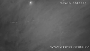 Ski areál Chotouň - Sjezdovka - 19.12.2025 v 01:15 Ski areál Chotouň - Sjezdovka - 19.12.2025 v 01:15