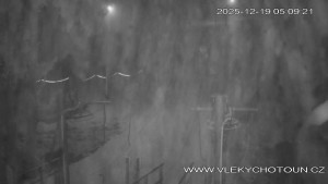 Ski areál Chotouň - Sjezdovka - 19.12.2025 v 05:15 Ski areál Chotouň - Sjezdovka - 19.12.2025 v 05:15