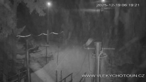 Ski areál Chotouň - Sjezdovka - 19.12.2025 v 06:30 Ski areál Chotouň - Sjezdovka - 19.12.2025 v 06:30