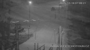 Ski areál Chotouň - Sjezdovka - 19.12.2025 v 07:15 Ski areál Chotouň - Sjezdovka - 19.12.2025 v 07:15
