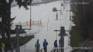 Ski areál Chotouň - Sjezdovka - 19.12.2025 v 13:45 Ski areál Chotouň - Sjezdovka - 19.12.2025 v 13:45