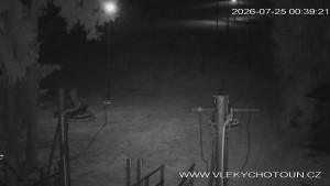 Ski areál Chotouň - Sjezdovka - 25.7.2026 v 01:45 Ski areál Chotouň - Sjezdovka - 25.7.2026 v 01:45