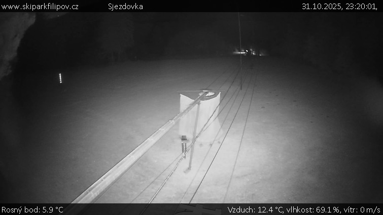 Skiareál Filipov - Sjezdovka - 31.10.2025 v 23:20 Skiareál Filipov - Sjezdovka - 31.10.2025 v 23:20
