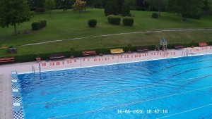 Freibad Slavkov bei Brünn - Pool - 16.6.2026 v 18:47 Freibad Slavkov bei Brünn - Pool - 16.6.2026 v 18:47