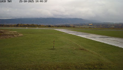 Pojezdová dráha, Runway