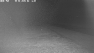 Letiště Cheb - Pojezdová dráha, Runway - 30.10.2025 v 02:45 Letiště Cheb - Pojezdová dráha, Runway - 30.10.2025 v 02:45