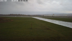 Letiště Cheb - Pojezdová dráha, Runway - 30.10.2025 v 07:45 Letiště Cheb - Pojezdová dráha, Runway - 30.10.2025 v 07:45