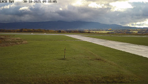Letiště Cheb - Pojezdová dráha, Runway - 30.10.2025 v 09:15 Letiště Cheb - Pojezdová dráha, Runway - 30.10.2025 v 09:15