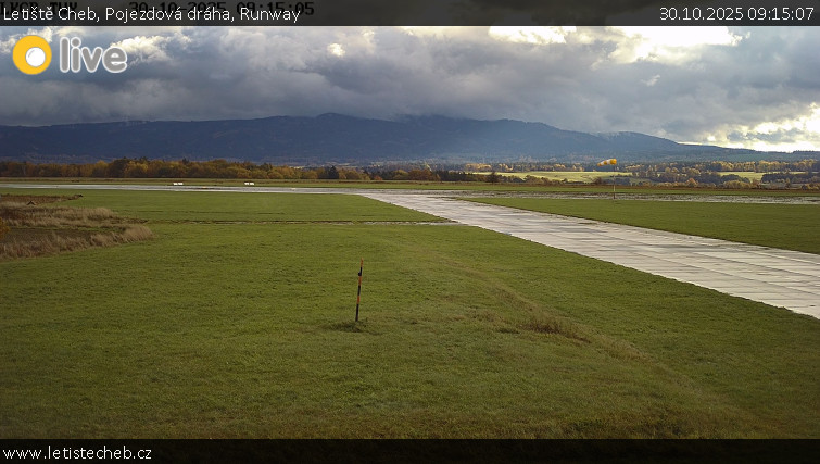 Letiště Cheb - Pojezdová dráha, Runway - 30.10.2025 v 09:15 Letiště Cheb - Pojezdová dráha, Runway - 30.10.2025 v 09:15