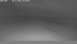 Pojezdová dráha, Runway