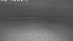 Pojezdová dráha, Runway