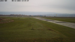 Pojezdová dráha, Runway