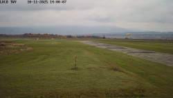 Pojezdová dráha, Runway