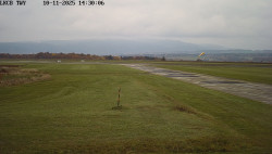 Pojezdová dráha, Runway