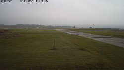 Pojezdová dráha, Runway