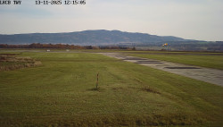 Pojezdová dráha, Runway