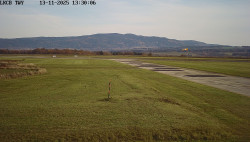 Pojezdová dráha, Runway