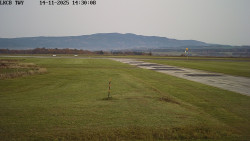 Pojezdová dráha, Runway