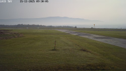 Pojezdová dráha, Runway