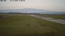 Pojezdová dráha, Runway