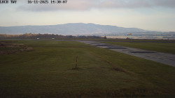 Pojezdová dráha, Runway