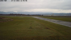 Pojezdová dráha, Runway