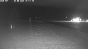 Letiště Cheb - Pojezdová dráha, Runway - 17.11.2025 v 18:00 Letiště Cheb - Pojezdová dráha, Runway - 17.11.2025 v 18:00