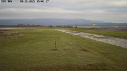 Pojezdová dráha, Runway