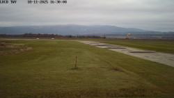 Pojezdová dráha, Runway