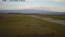 Pojezdová dráha, Runway