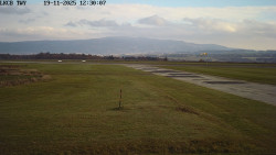 Pojezdová dráha, Runway