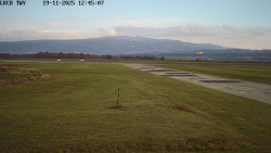 Pojezdová dráha, Runway