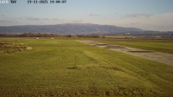 Pojezdová dráha, Runway