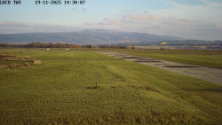 Pojezdová dráha, Runway