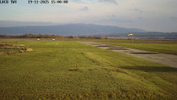 Pojezdová dráha, Runway