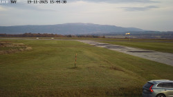 Pojezdová dráha, Runway