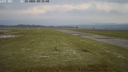 Pojezdová dráha, Runway