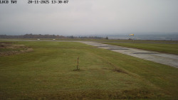 Pojezdová dráha, Runway