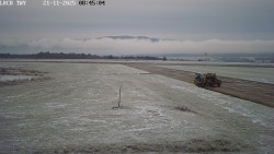 Pojezdová dráha, Runway