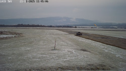 Pojezdová dráha, Runway