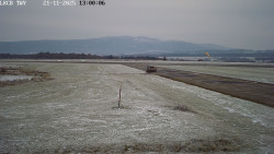 Pojezdová dráha, Runway