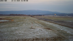 Pojezdová dráha, Runway