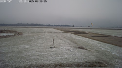 Pojezdová dráha, Runway